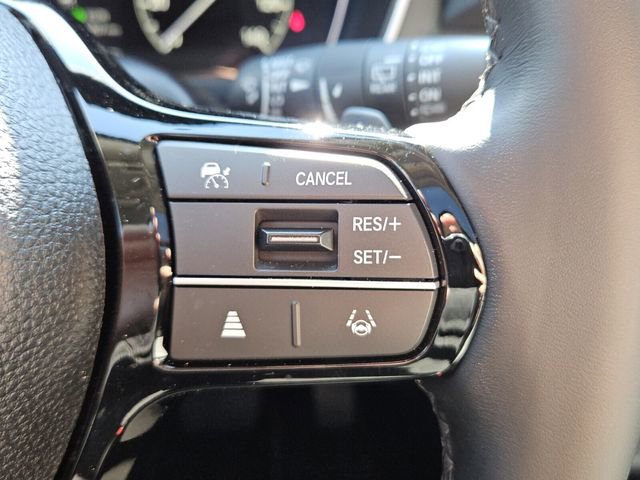 Used 2025 Honda Pilot Touring image 13