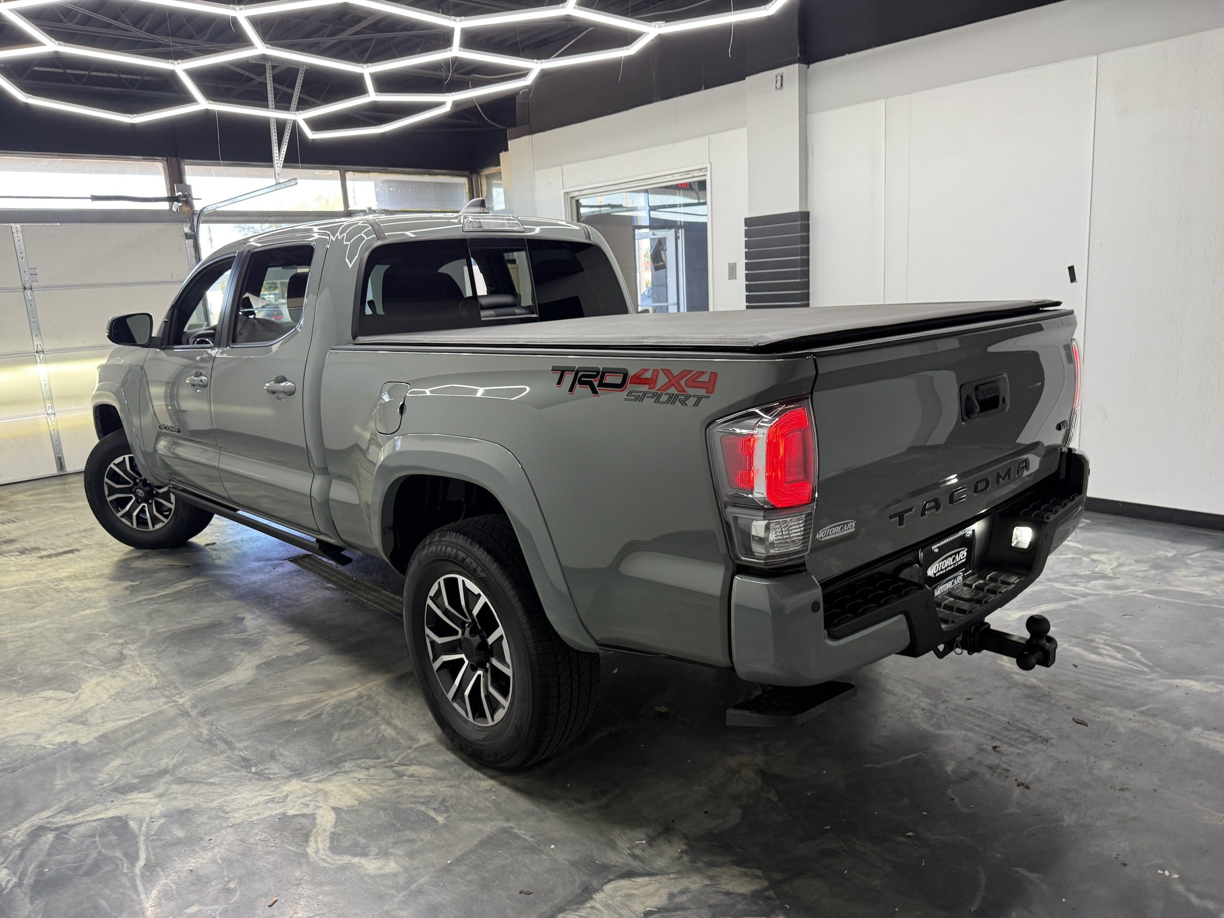 Used 2023 Toyota Tacoma TRD Sport w/ TRD Premium Sport Package AWD/4WD image 3