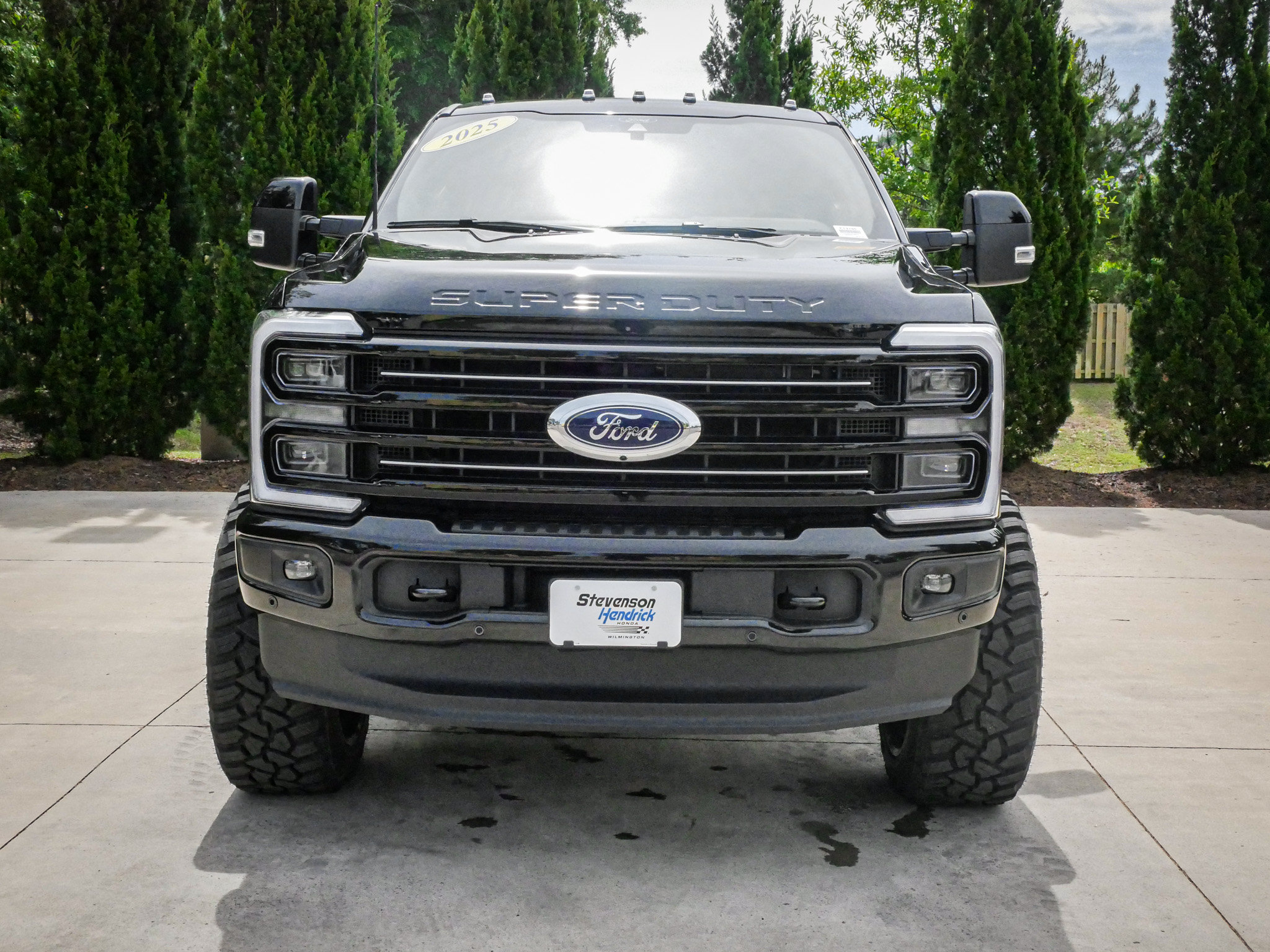 Used 2025 Ford F250 Platinum AWD/4WD image 3