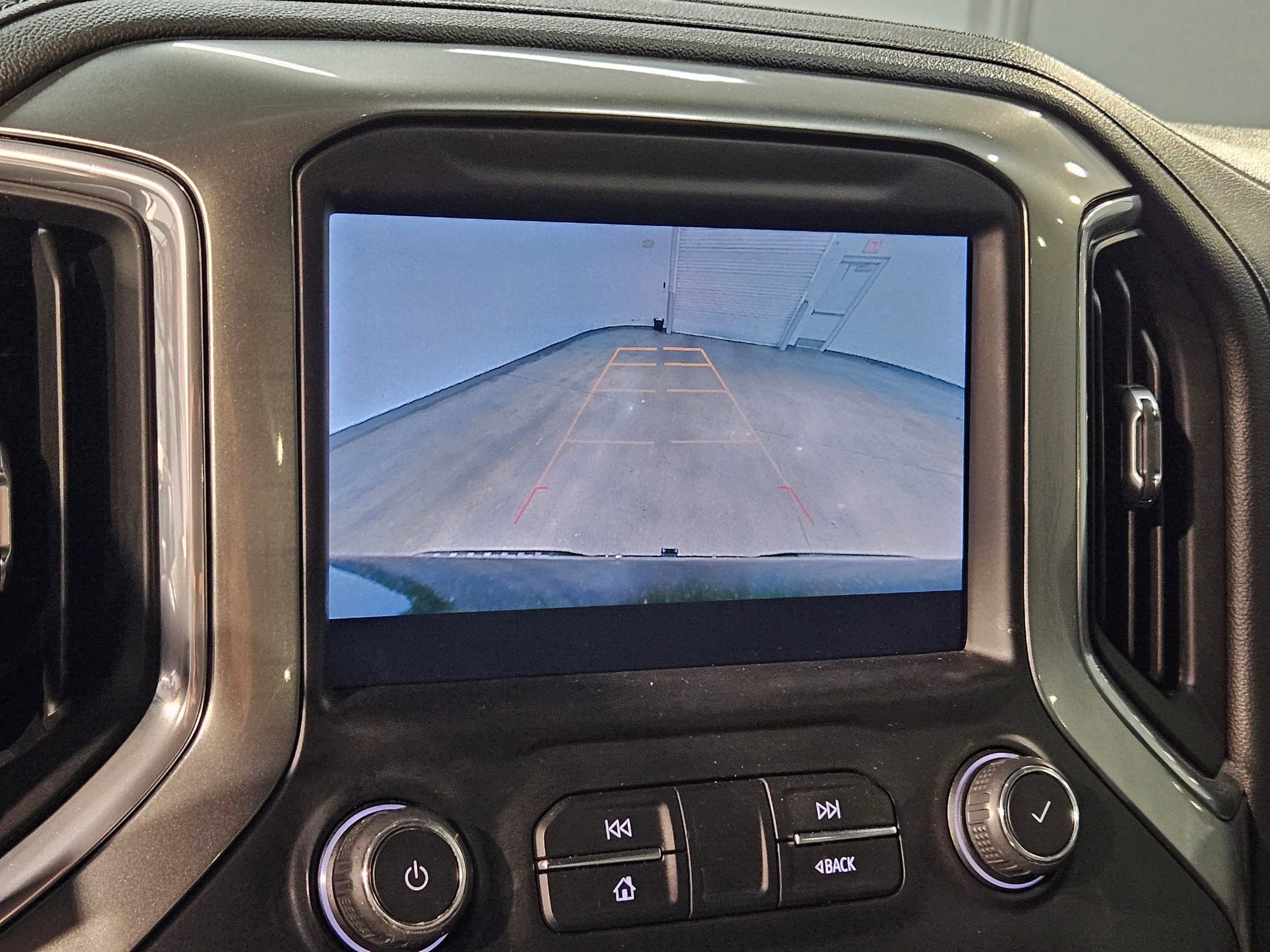 Used 2021 Chevrolet Silverado 1500 LT Trail Boss w/ Convenience Package II image 30