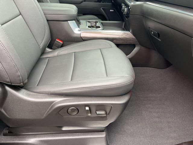 Used 2025 Chevrolet Silverado 2500 LTZ w/ Trail Boss Package AWD/4WD image 19
