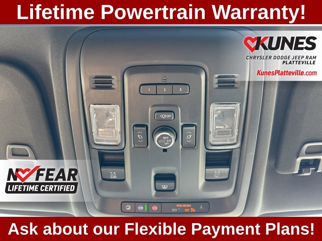 Used 2024 Chevrolet Suburban RST image 32