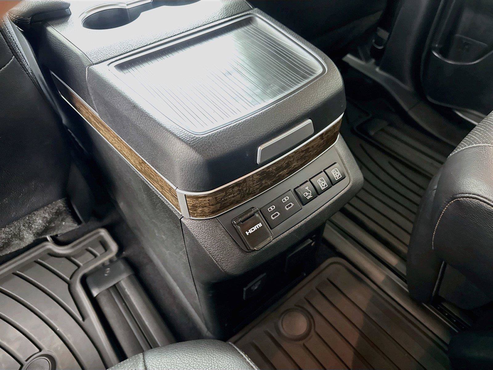 Certified 2025 Toyota Sienna Platinum FWD image 34