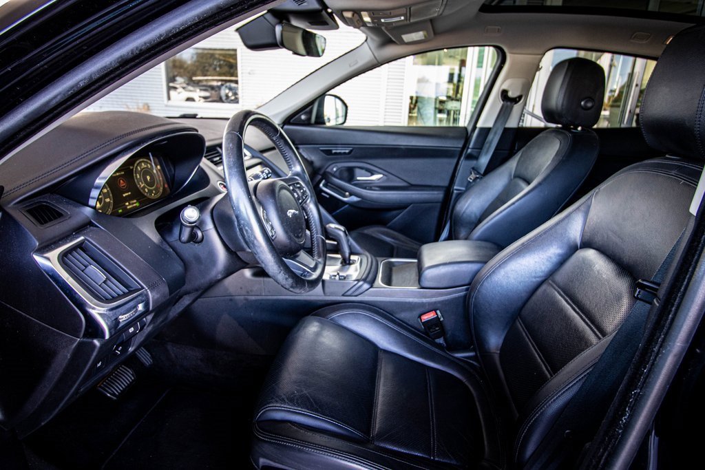Used 2018 Jaguar E-PACE SE image 27