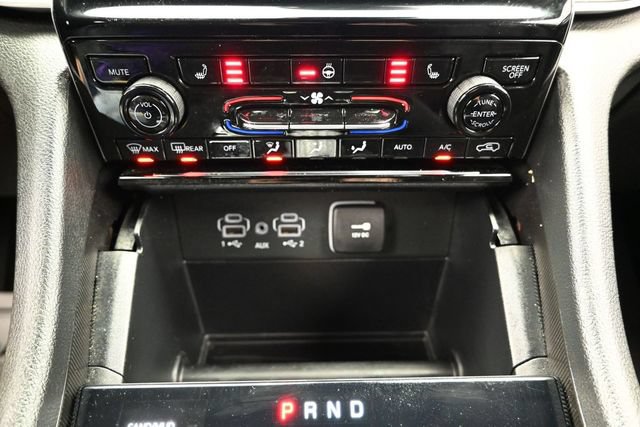 Used 2025 Jeep Grand Cherokee Limited w/ Black Appearance Package AWD/4WD image 49