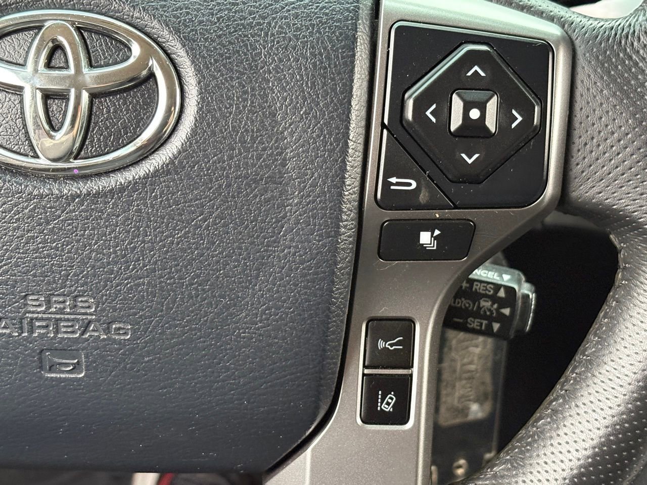 Used 2019 Toyota Tacoma SR5 AWD/4WD image 21