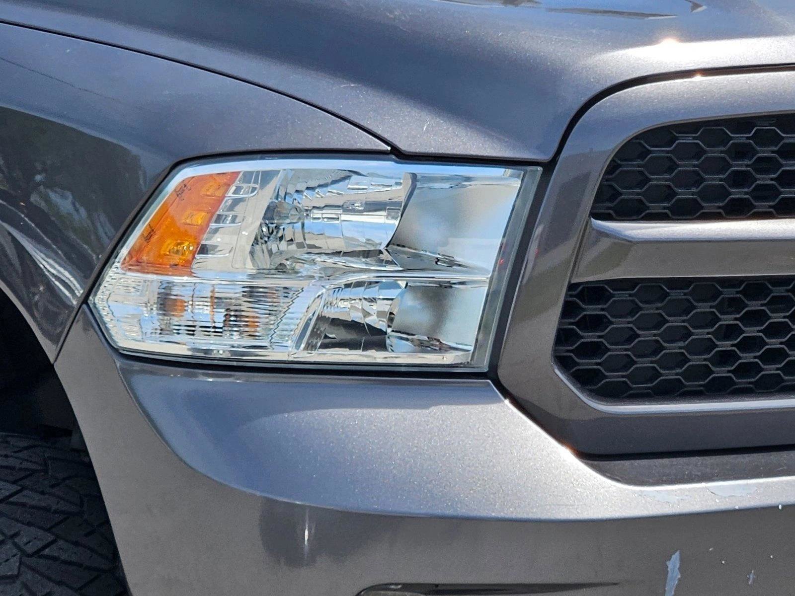 Used 2018 RAM 1500 Express AWD/4WD image 9