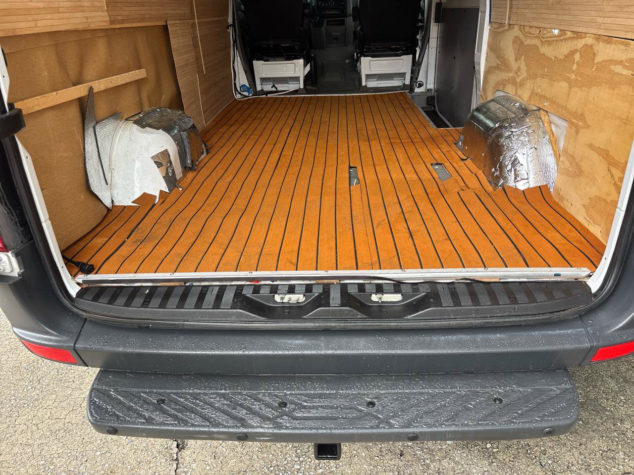 Used 2013 Mercedes-Benz Sprinter 2500 image 30