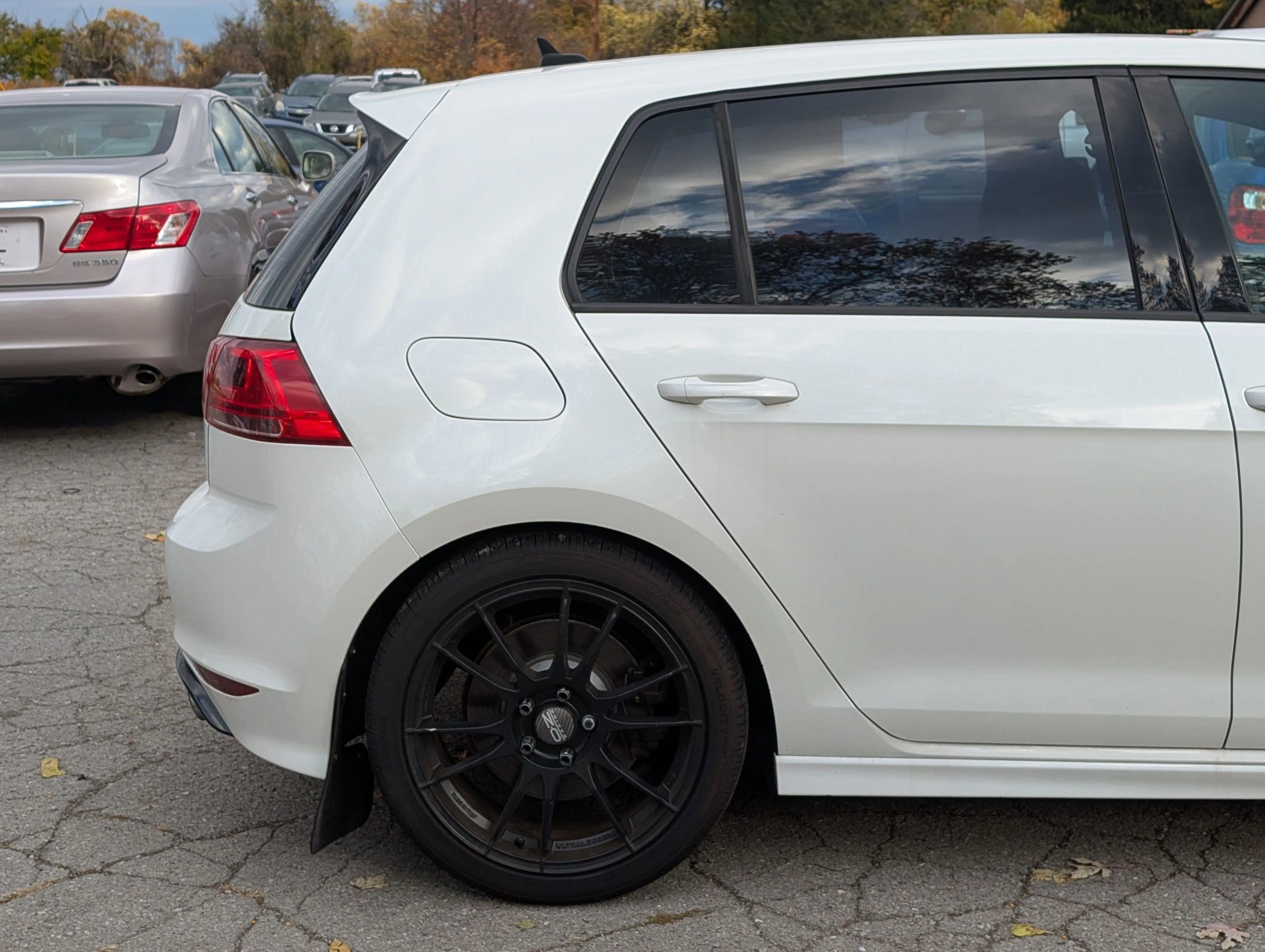 Used 2016 Volkswagen Golf 4-Door image 7