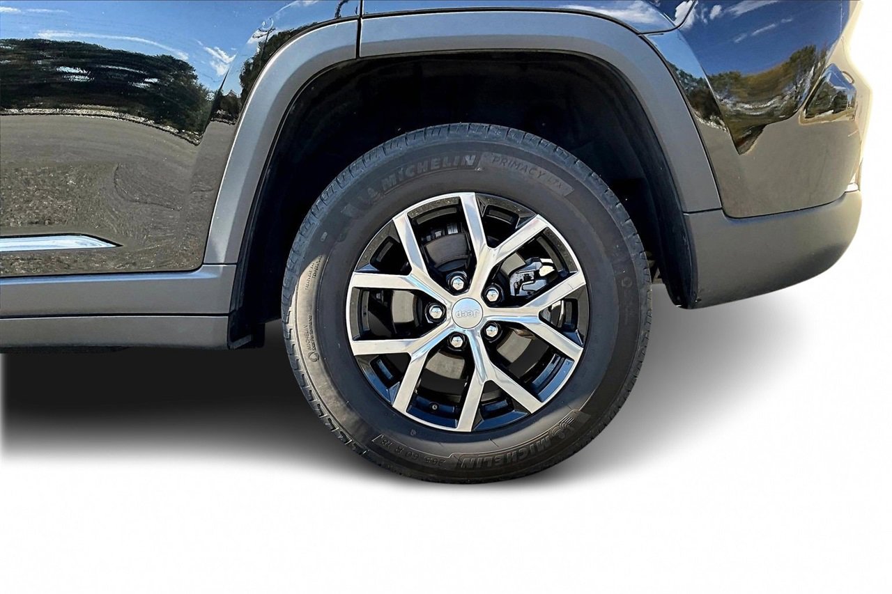 Certified 2024 Jeep Grand Cherokee Limited image 33