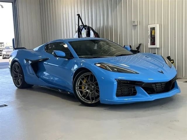 Used 2025 Chevrolet Corvette Z06 RWD image 46