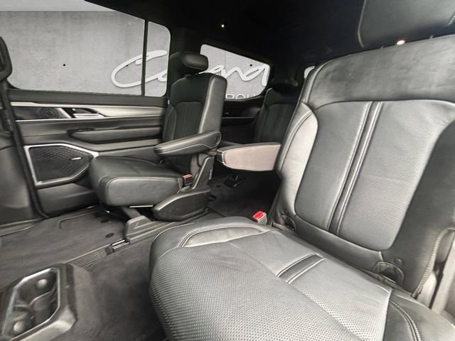 Used 2023 Jeep Wagoneer Series II RWD image 28
