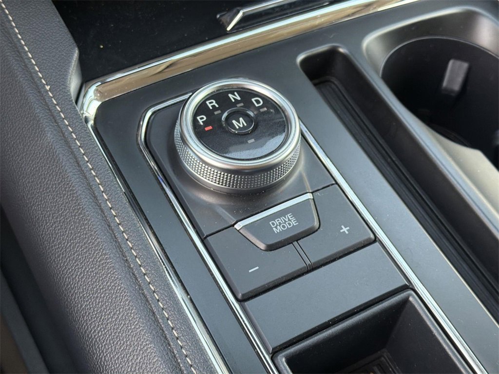 Used 2024 Ford Expedition XLT image 12