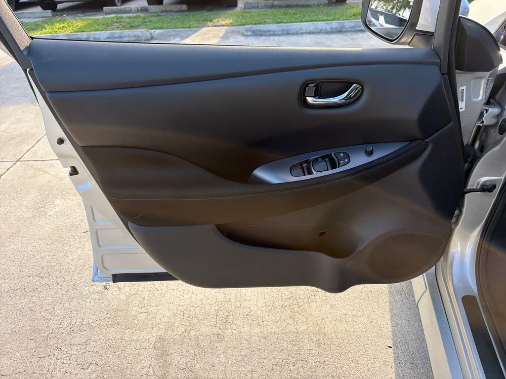 Used 2025 Nissan Leaf S FWD image 15