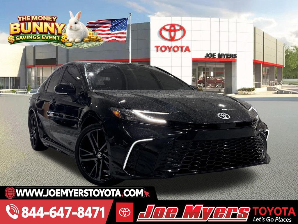 Used 2025 Toyota Camry XSE image 1
