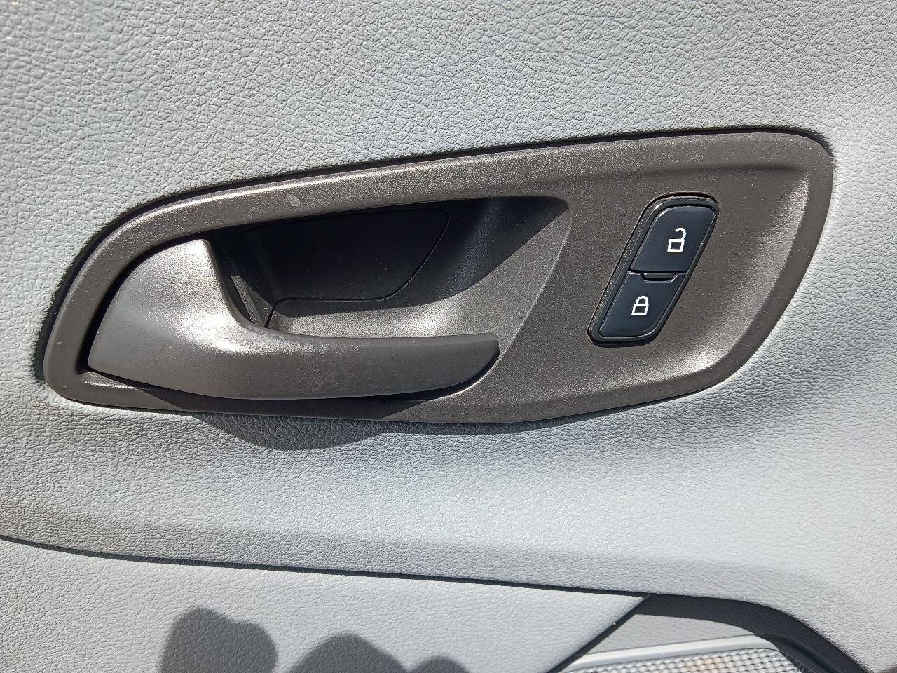 Used 2015 Ford Transit 150 XL RWD image 10