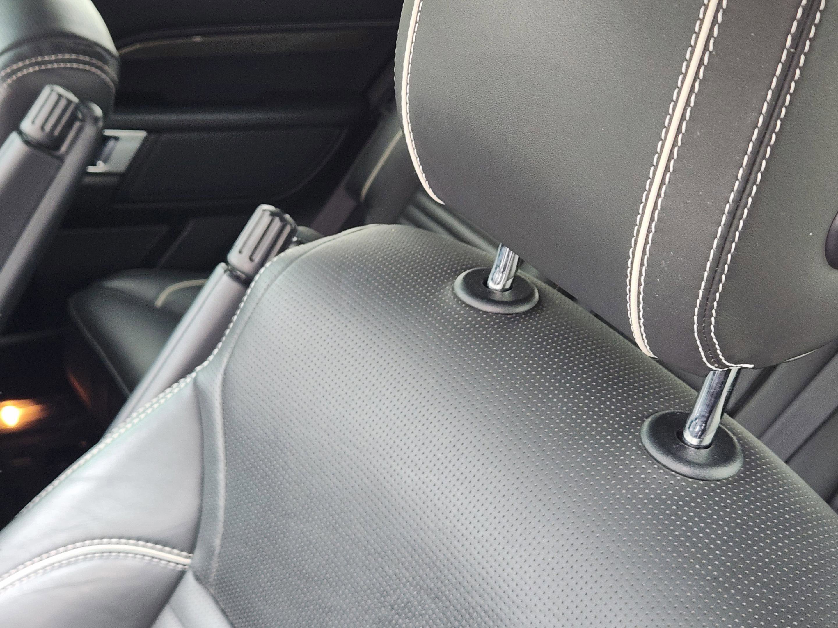 Used 2018 Land Rover Discovery HSE image 9