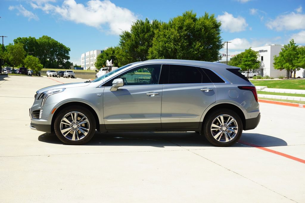 Used 2024 Cadillac XT5 Premium Luxury w/ Technology Package FWD image 2