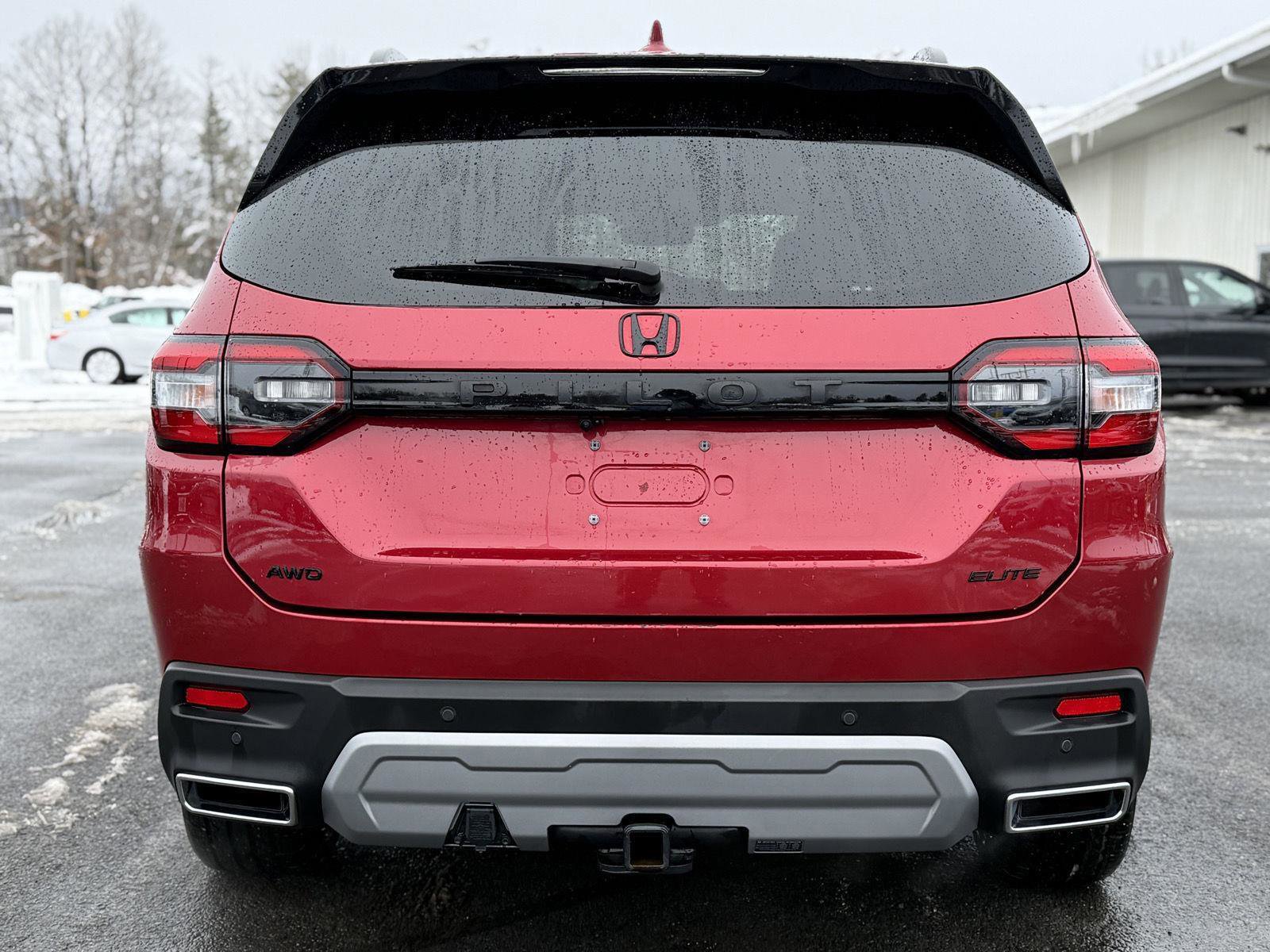 Used 2023 Honda Pilot Elite image 6