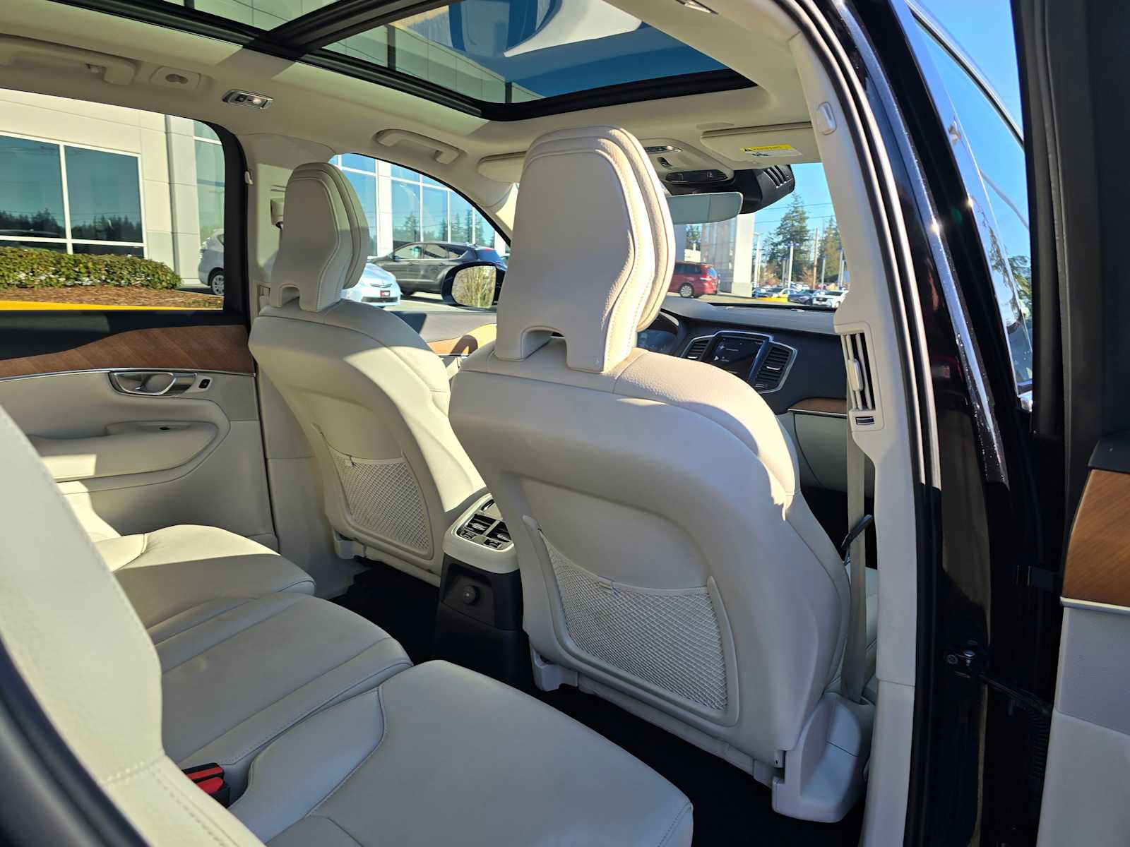 Used 2022 Volvo XC90 T8 Inscription Expression image 15