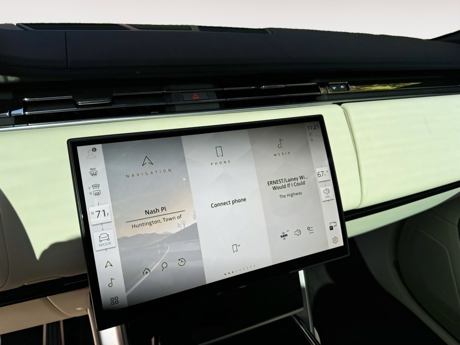 New 2025 Land Rover Range Rover SE image 10