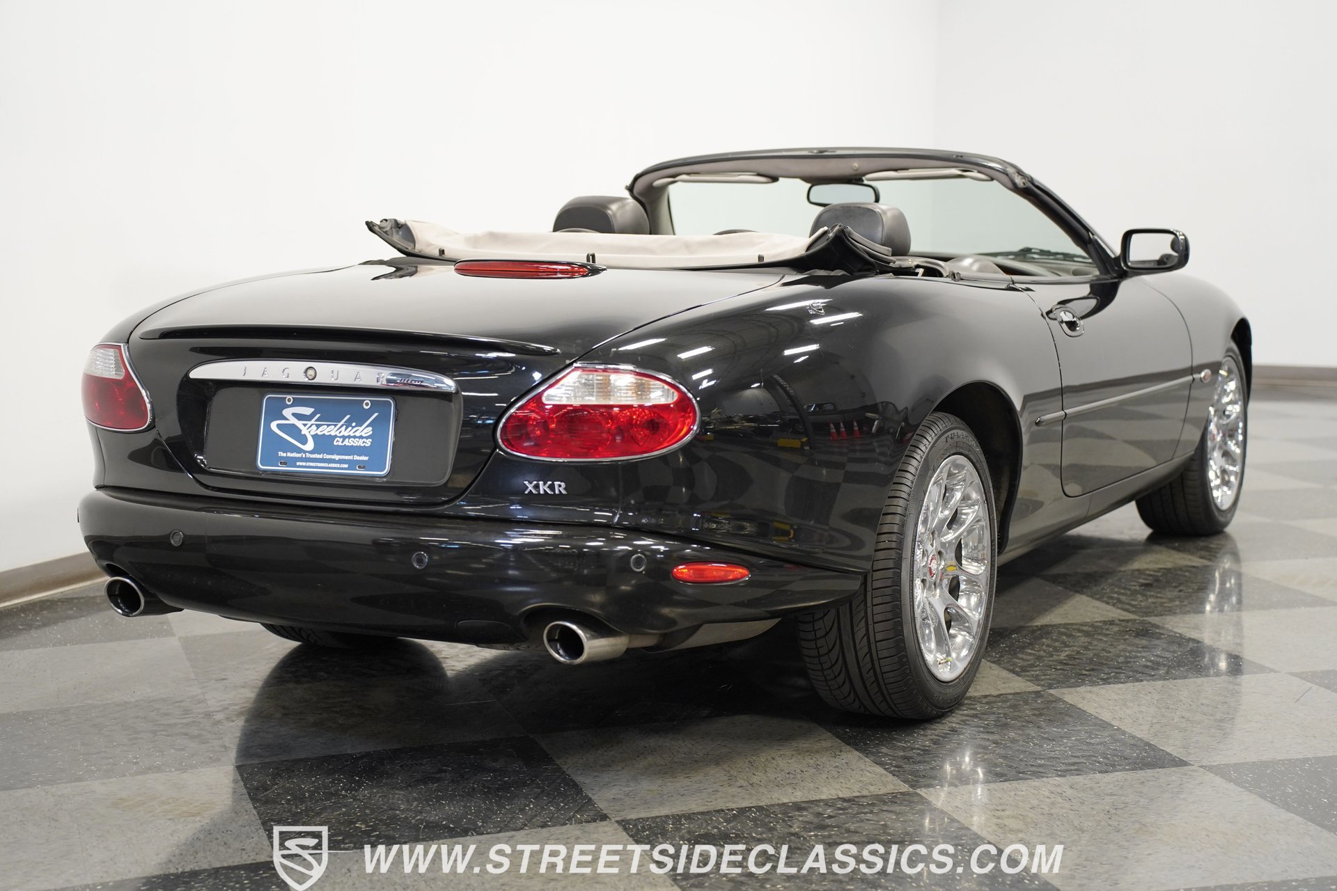 Used 2002 Jaguar XK8 Convertible image 12