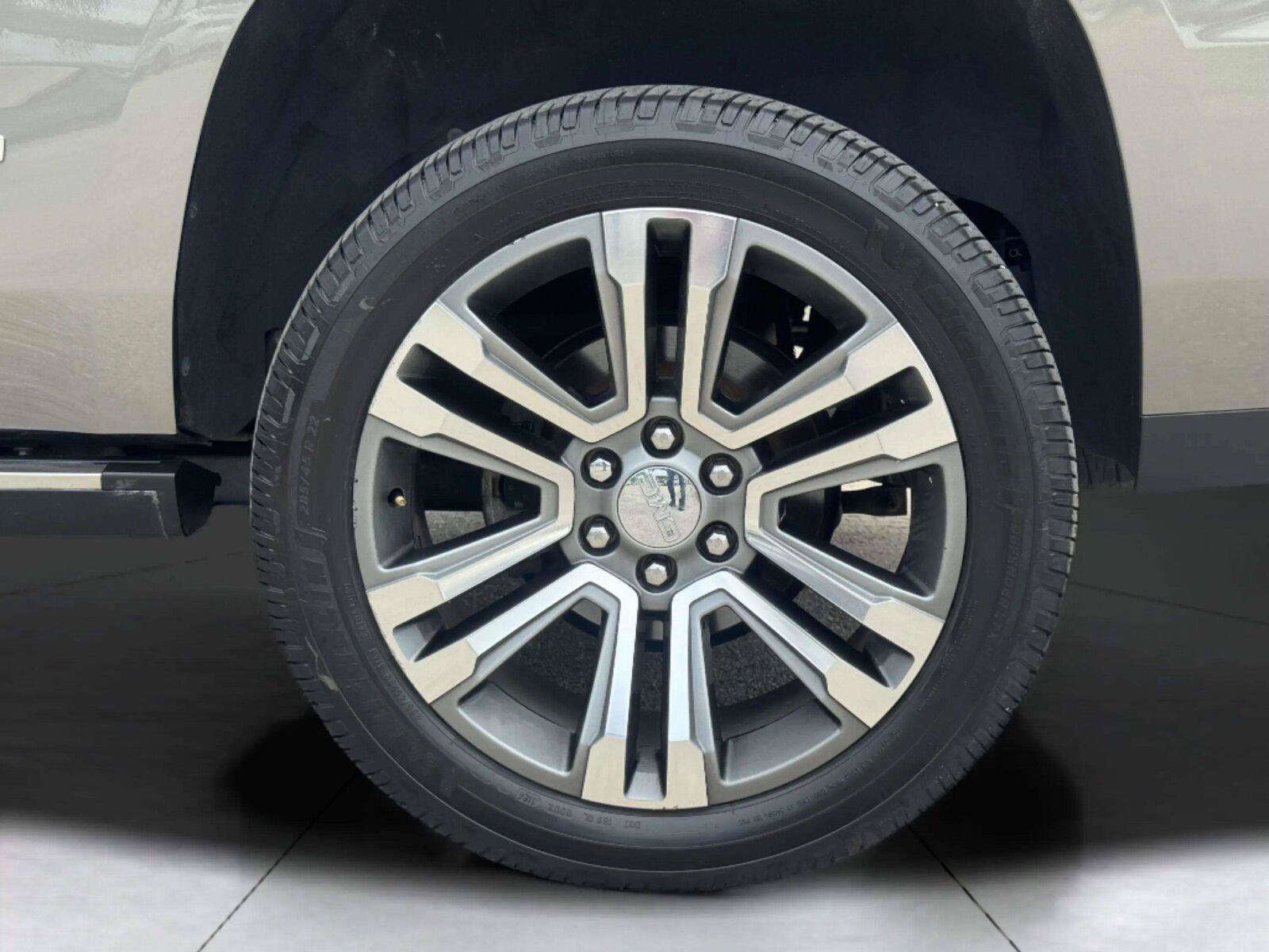 Used 2019 GMC Yukon Denali w/ Denali Ultimate Package AWD/4WD image 79
