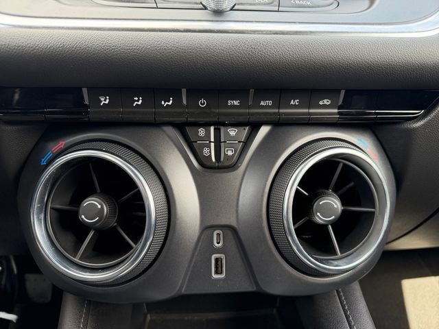 Used 2022 Chevrolet Blazer LT image 24