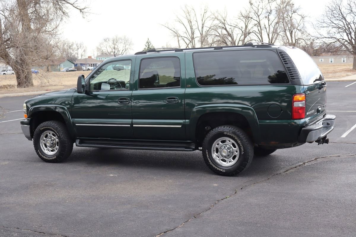 Used 2002 Chevrolet Suburban 2500 LT image 8