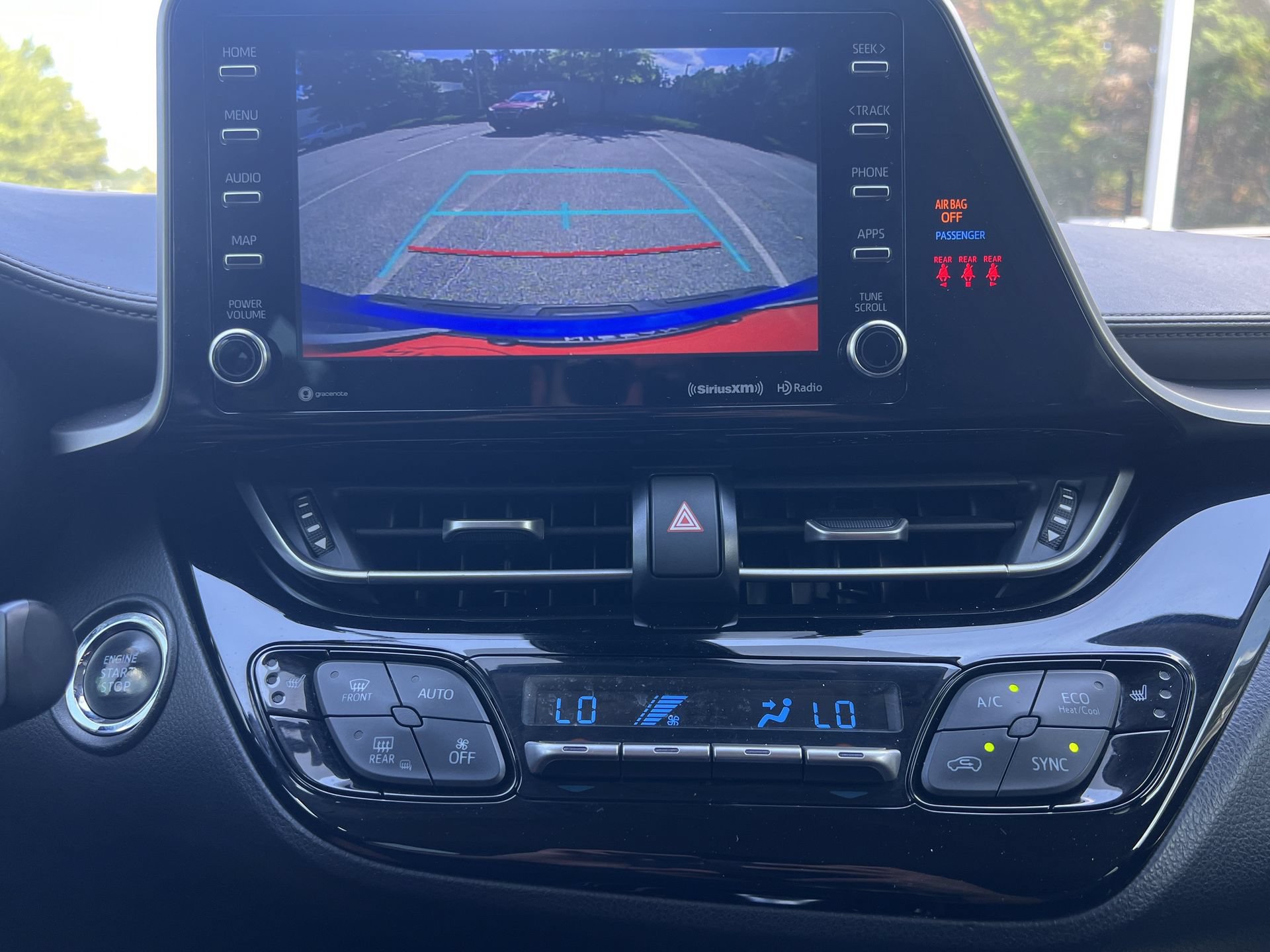 Used 2022 Toyota C-HR Limited FWD image 5