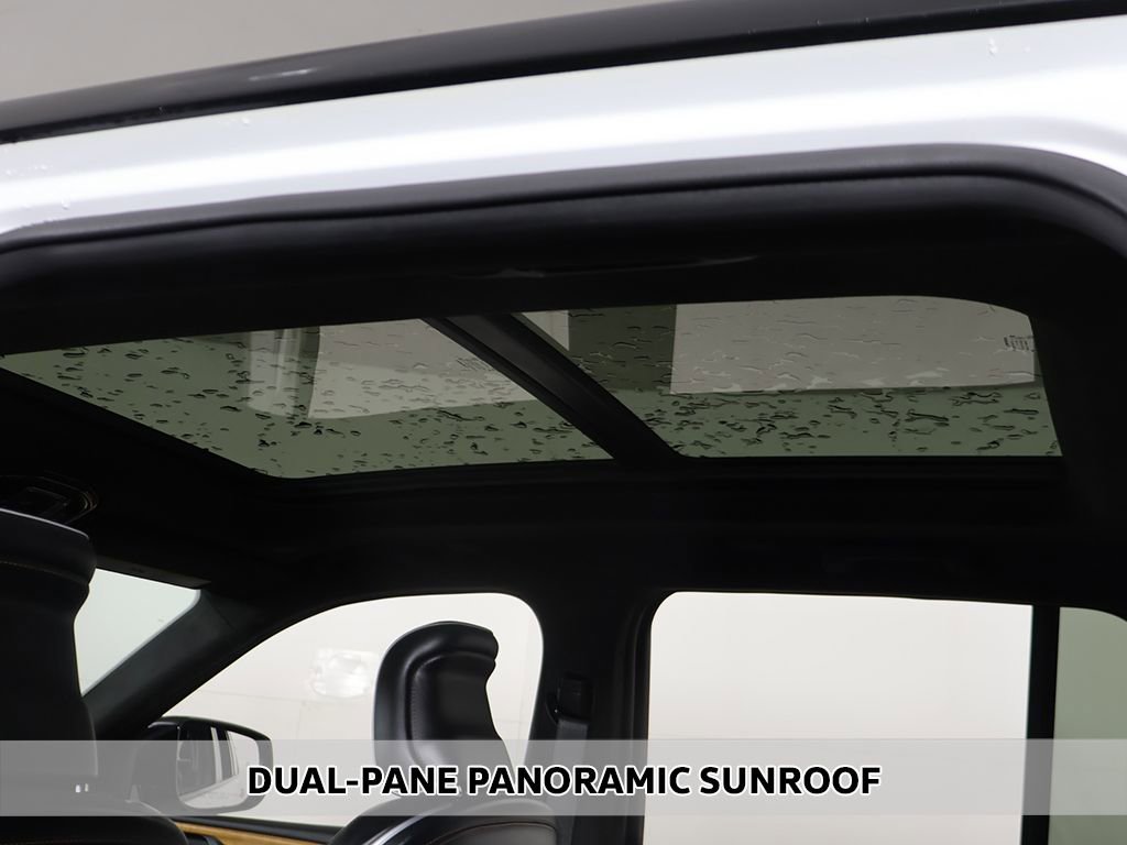 Used 2023 Jeep Grand Cherokee Summit image 4