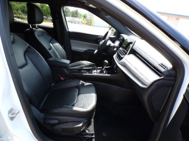 Used 2026 Jeep Compass Limited AWD/4WD image 10