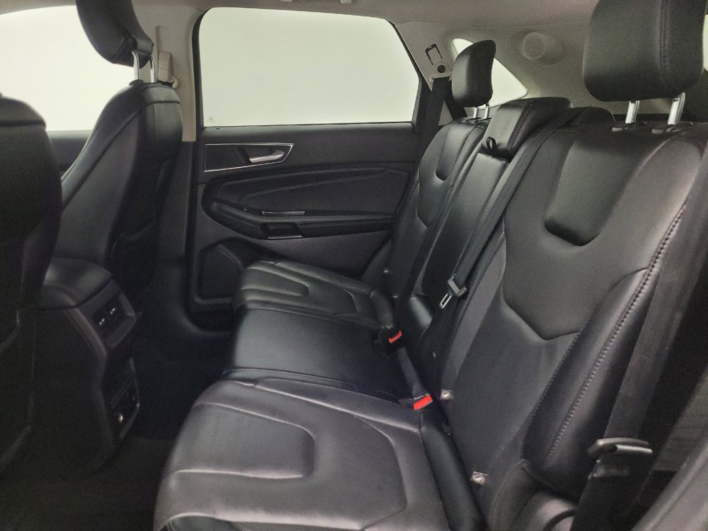 Used 2018 Ford Edge Titanium w/ Equipment Group 301A AWD/4WD image 18
