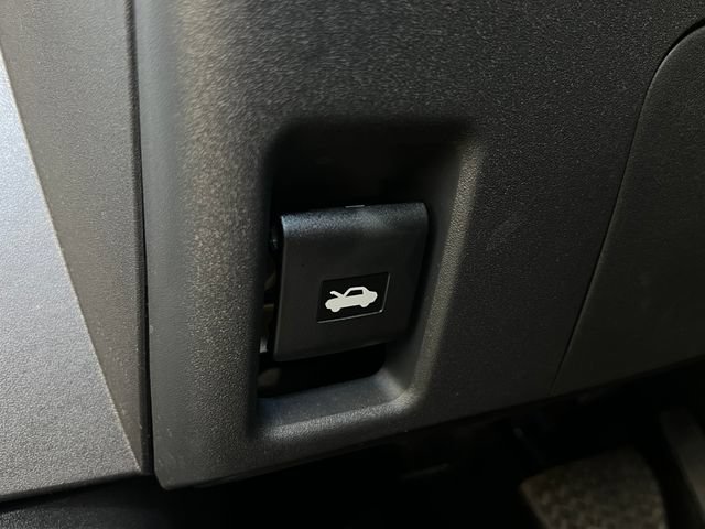 Used 2025 Lexus RZ 300e FWD image 32