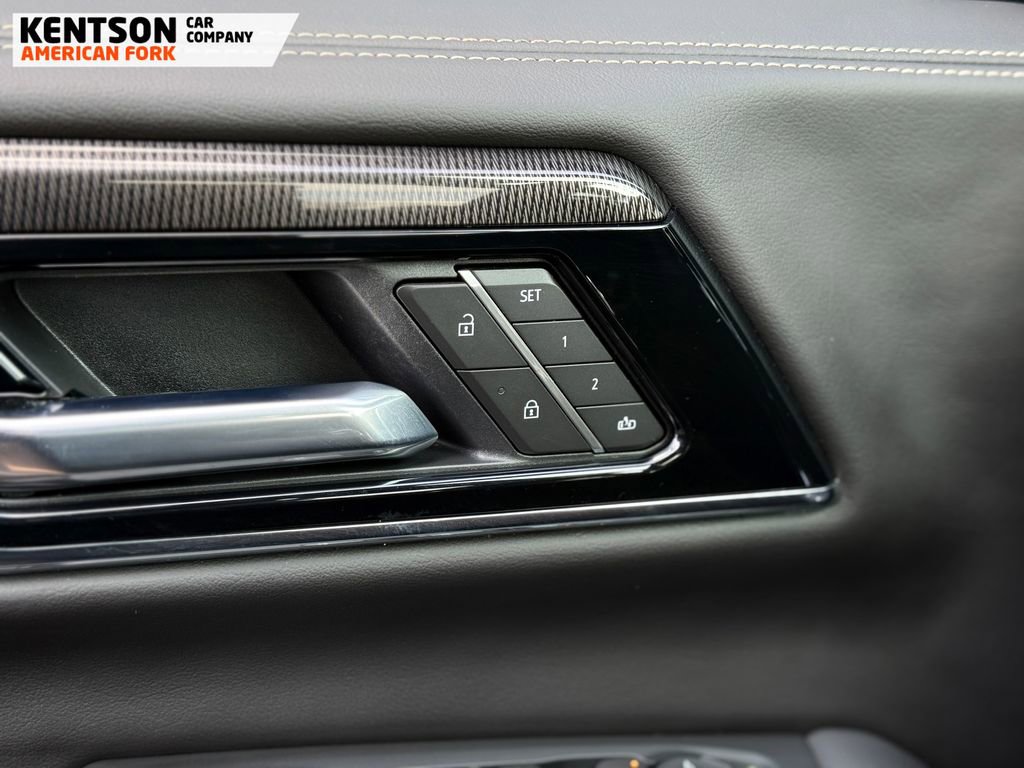 Used 2025 GMC Yukon XL Elevation image 25