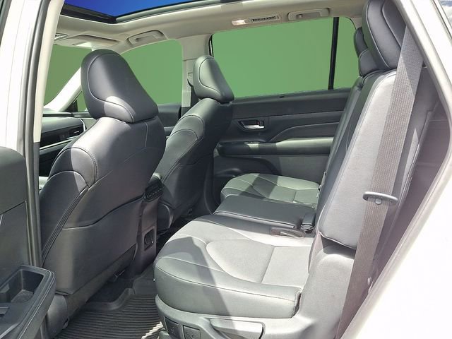 Used 2024 Toyota Grand Highlander AWD image 7