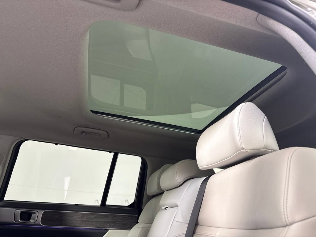 Used 2024 Hyundai Santa Fe Limited FWD image 21