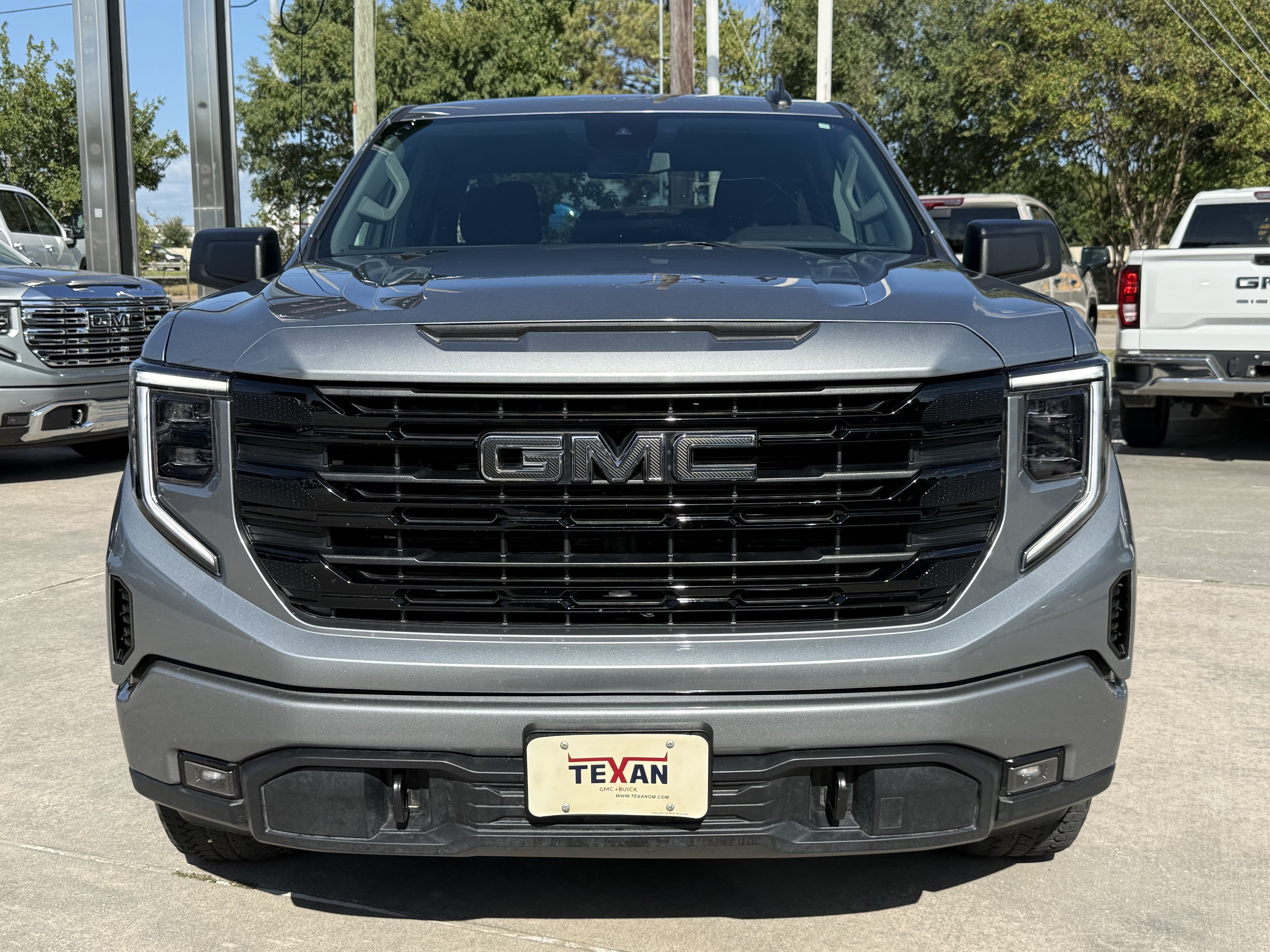 Used 2024 GMC Sierra 1500 Elevation w/ X31 Off-Road Package AWD/4WD image 10