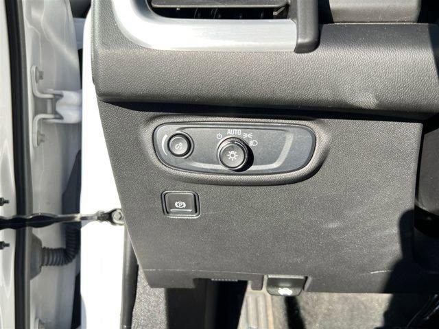 Used 2024 GMC Terrain SLE FWD image 21