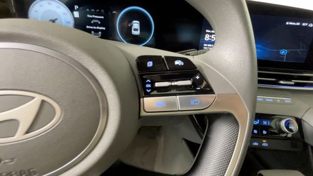 Used 2024 Hyundai Elantra SEL FWD image 21