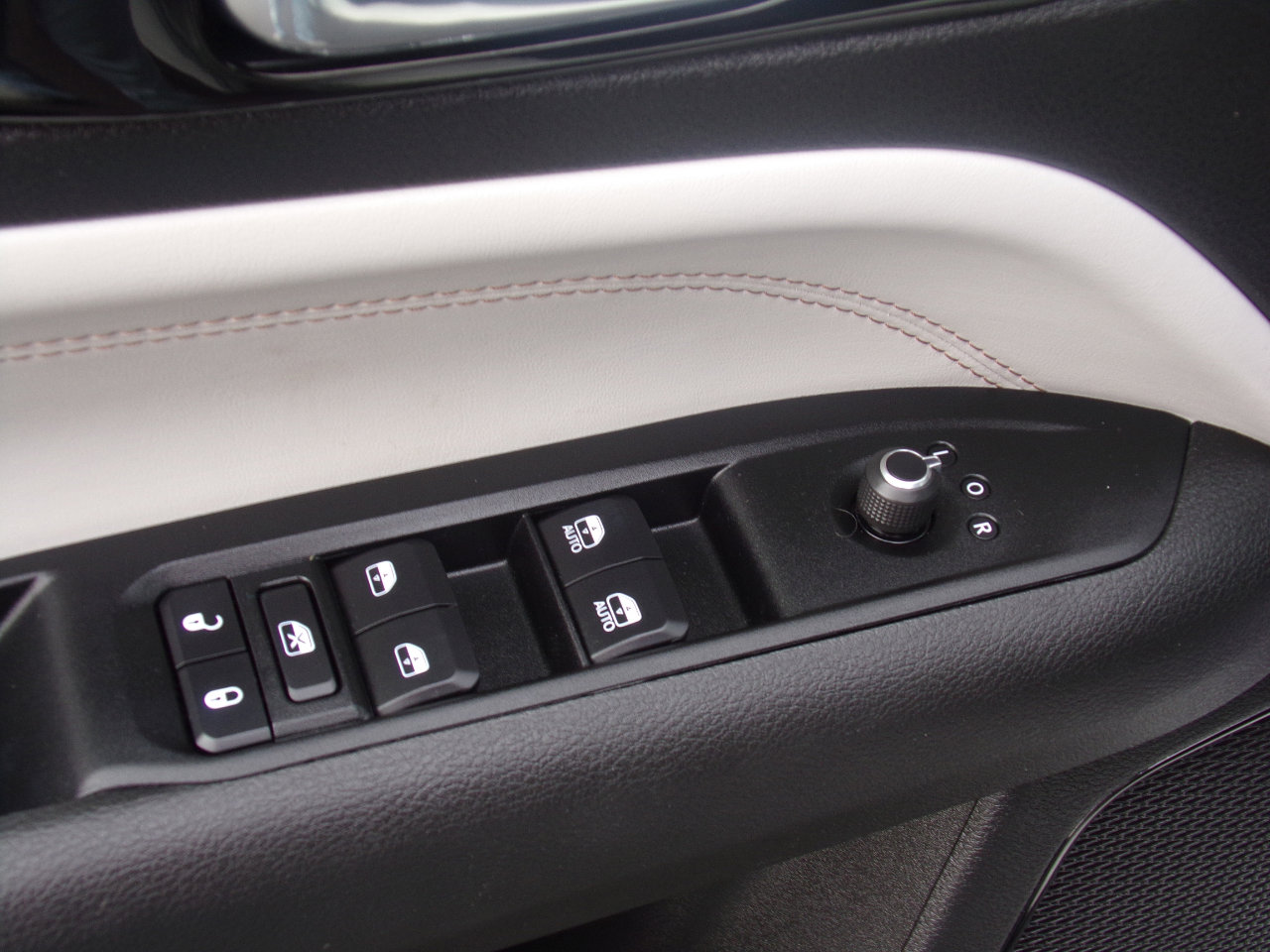 Used 2022 Jeep Compass Limited image 13