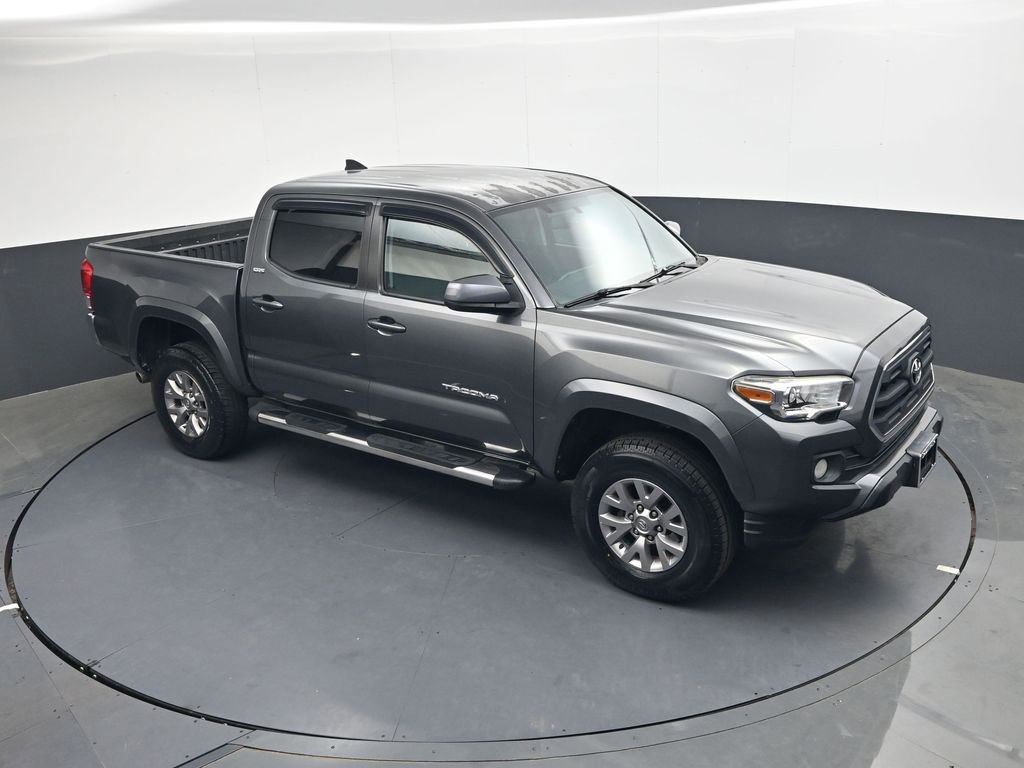 Used 2016 Toyota Tacoma SR5 w/ SR5 Appearance Package (SN) image 17