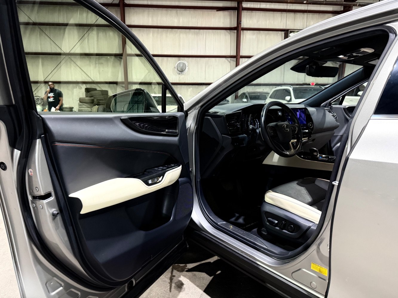 Used 2022 Lexus NX 250 FWD w/ Towing Package (2000 Lbs) image 12