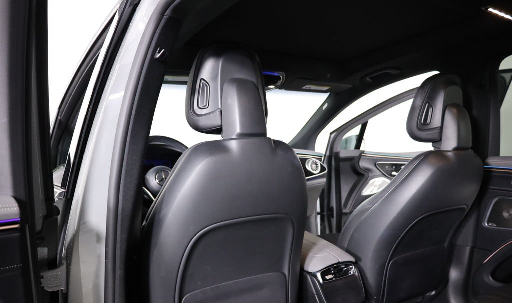 Used 2023 Mercedes-Benz EQS 580 4MATIC SUV image 33