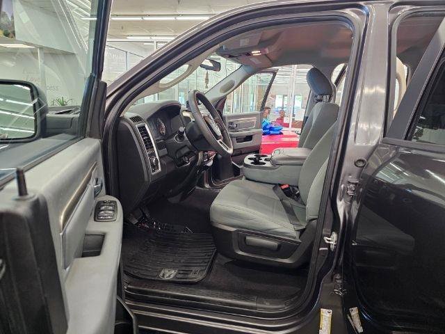 Used 2019 RAM 1500 Classic SLT image 27