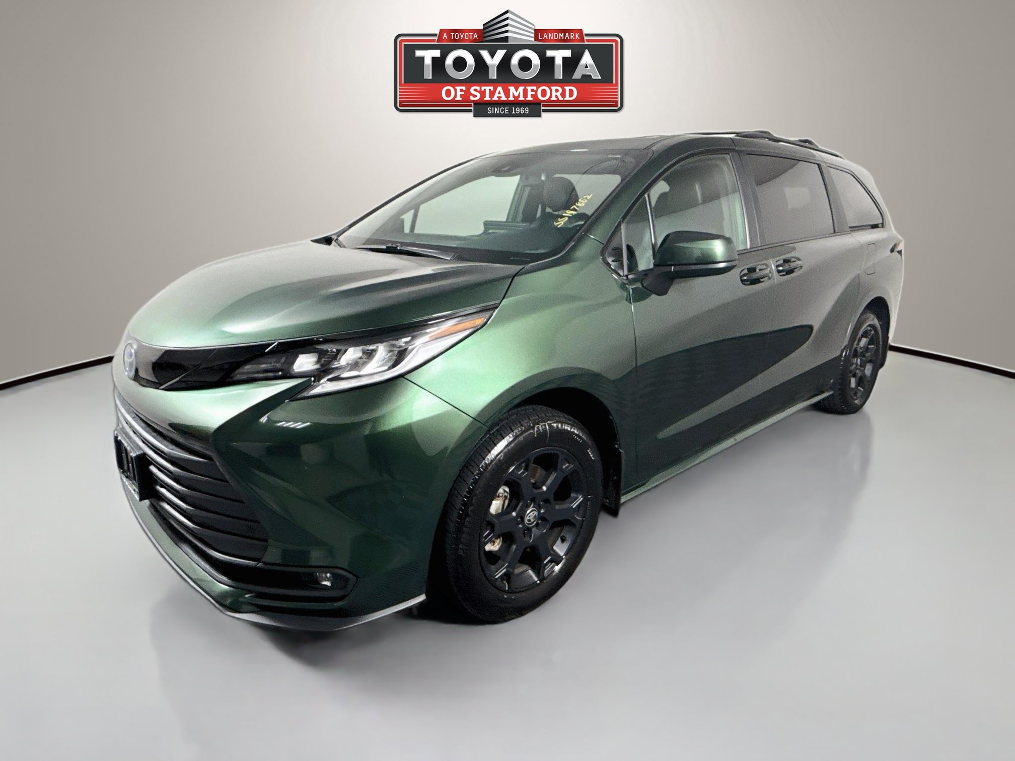 Certified 2025 Toyota Sienna XLE Woodland Edition AWD/4WD image 3