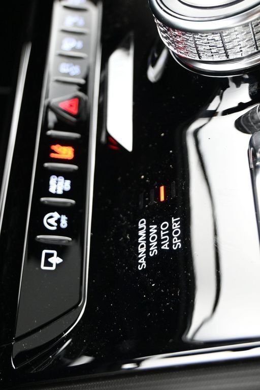 New 2026 Jeep Grand Wagoneer L Summit AWD/4WD image 27