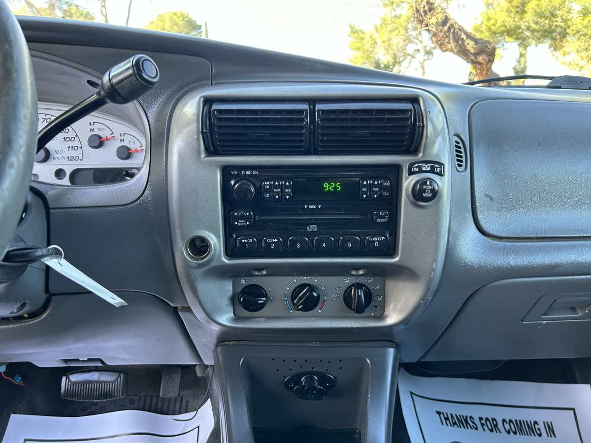 Used 2005 Ford Explorer Sport Trac XLT RWD image 14
