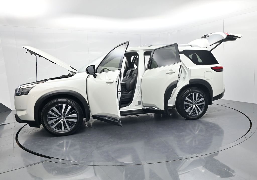Used 2022 Nissan Pathfinder Platinum w/ Cargo Package image 80