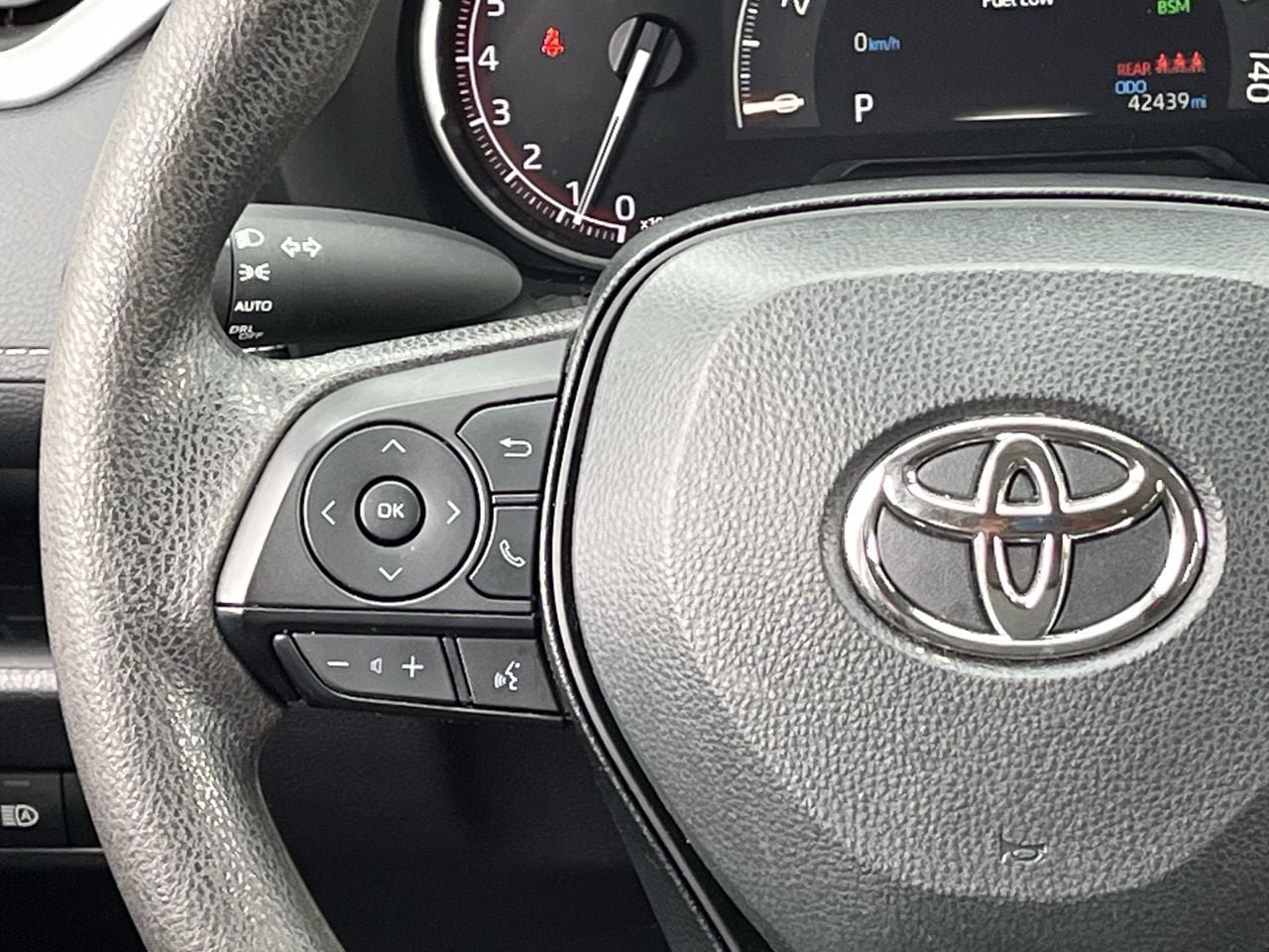 Used 2025 Toyota RAV4 XLE AWD/4WD image 12